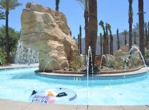 “Lazy River” promete ser el único Hotel Casino en San Diego con un bar dentro de la piscina.