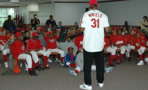 Dave Winfield speaks to National City Little Leagurers