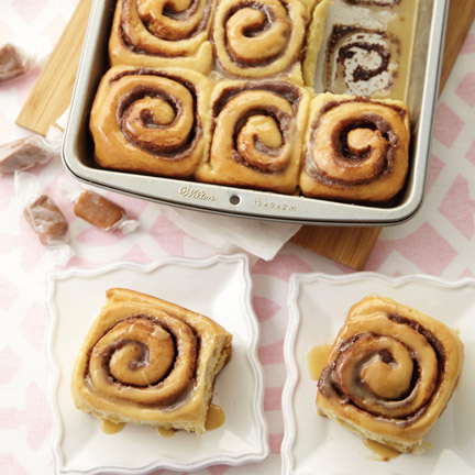 12554-Cinnamon-Rolls-with-Caramel-Glaze