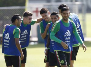 2015-11-10T192813Z_1686759008_GF20000053667_RTRMADP_3_SOCCER-WORLD